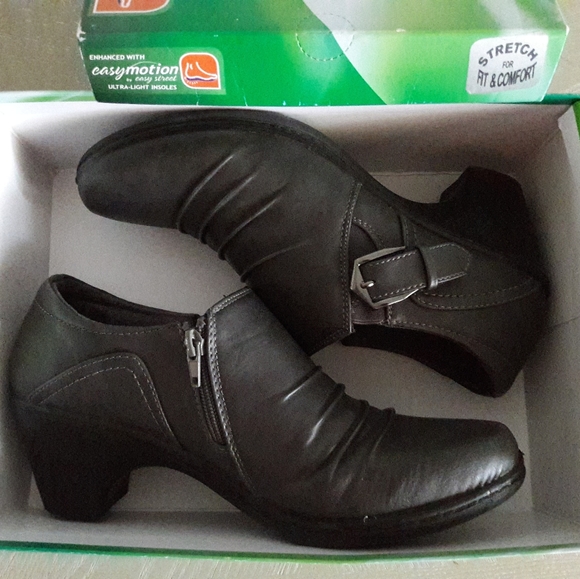 Ankle Boot - Picture 6 of 13